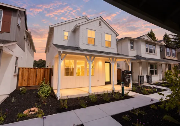 Homesite 28 - Modern Farmhouse Plan 3