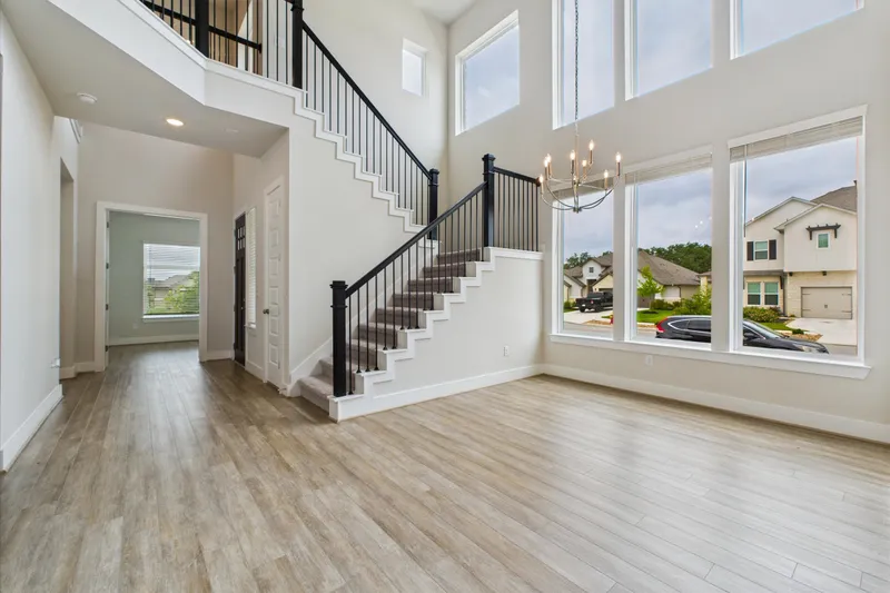 video tour for Lantana