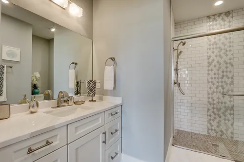 Double vanity bathroom in a Wisconsin new home by Tim O'Brien
