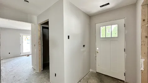 Foyer with 9ft Ceiling