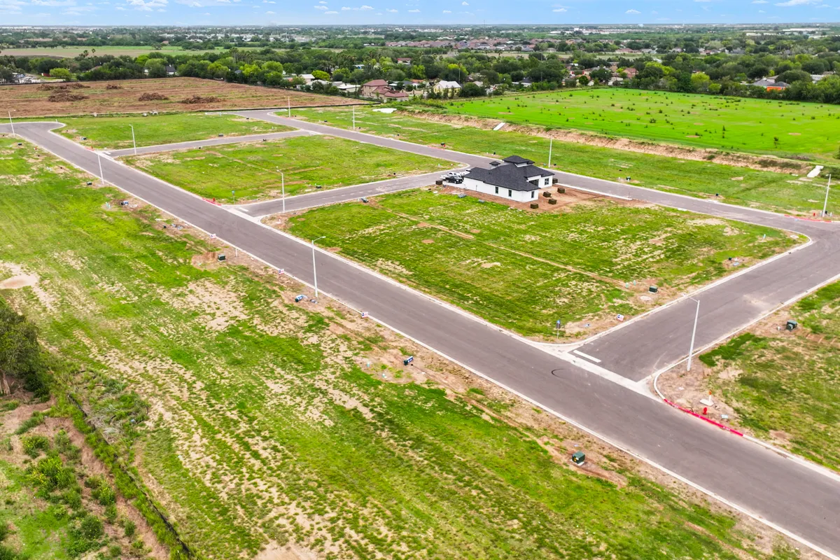 Rio Orchards Estates photo 2