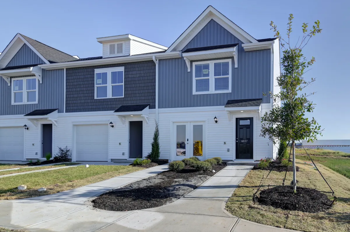6037 Silver Mustang Ln.